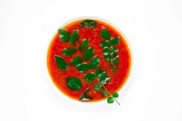 Sauce Curry Poisson Rouge Disposée Dans Bol Blanc Garnie Feuilles — Photo