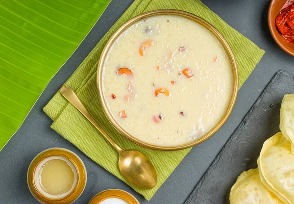 Arroz Paalada Payasam Dispostos Vaso Latão Com Kerala Banquete Acompanhamentos — Fotografia de Stock