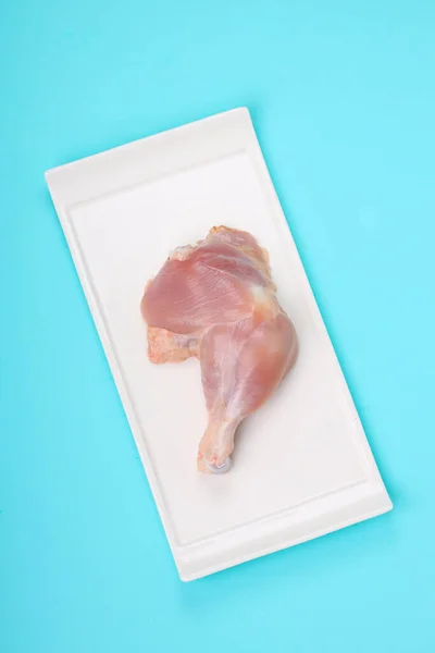 Jambe Poulet Entière Crue Sans Peau Forme Rectangle Vaisselle Plate — Photo