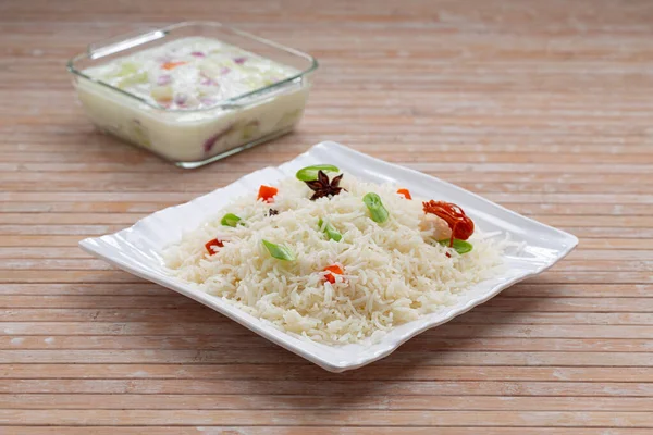 Pulav Pulao Végétal Base Riz Basmathi Légumes Épices Indiennes Raita — Photo