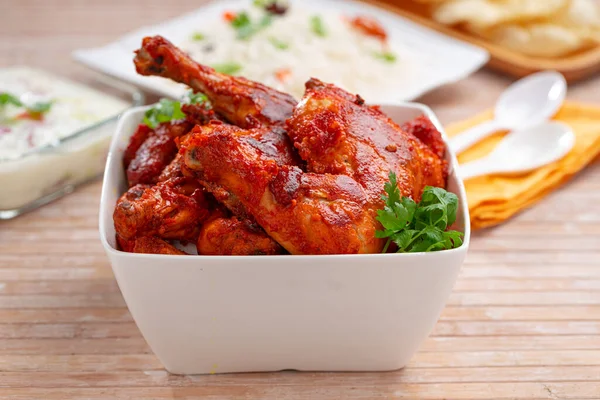 Spicy Tandoori Chicken Garnished Coriander Leaf Square Shaped White Bowl — Stock Photo, Image
