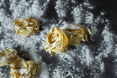 Çiğ Tagliatelle 'in el yapımı makarnası.
