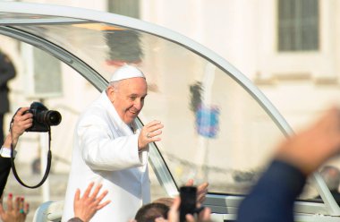 Papa Francis, 27 Ocak 2016 'da seyircilerde.