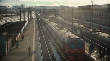 Moskova, Rusya - 27 Şubat 2016: Tren tren istasyonu platformu Pererva