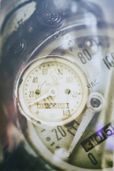 Vertical shot of the speedometer, vintage car. — Stock Photo, Image