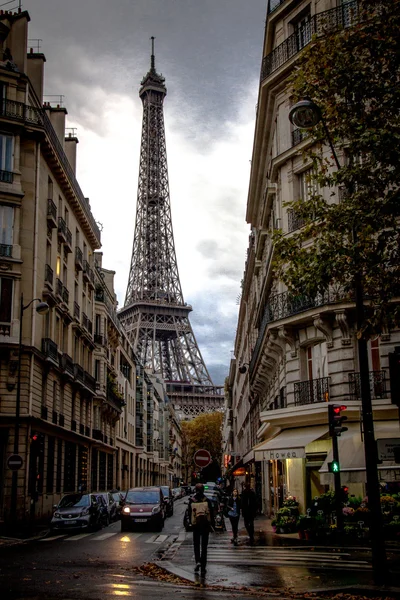 Eiffel tower with dramatic sky — Stock Photo, Image