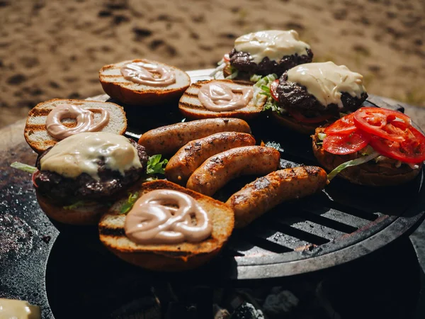 Bbq Grilled Cheese Burgers Sausages Metal Grid — Zdjęcie stockowe