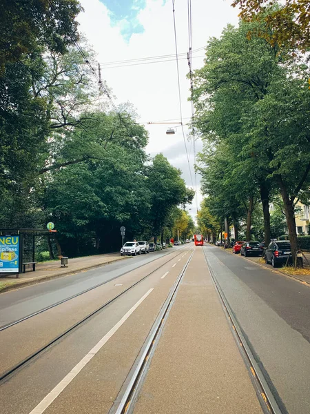 街上的电车线路 有轨电车线路为概念设计 城市景观 — 图库照片