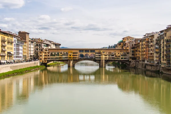 Ponte Vecchio en Florencia — Foto de Stock