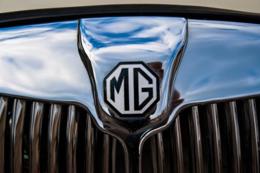 Bir Fuar sırasında vintage arabalar ayrıntılarını