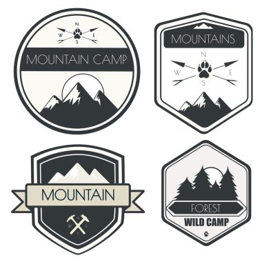 Kamp ve açık aktivite logolar kümesi.
