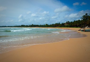 Azgın Hint Okyanusu'nun güzel manzara. Sri Lanka.