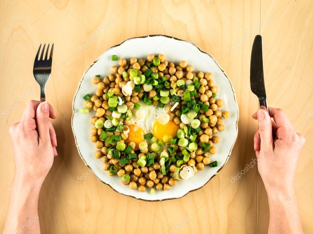 Kıyılmış Yumurta Ve Soğan Salatası Kıyılmış Yumurta Ve Soğan Salatası