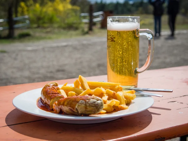 Currywurst ve bira