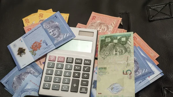 Malaysia ringgit cash and carculator-financial consept — Stock Photo, Image
