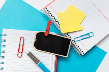 Renkli Perspektif, Olumlu Düşünme, Yaratıcı Fikirler İlhamlar, Neşeli Düşünce, Parlak Hayat İşyeri Tasarımları, Gösterişli Ofis Koleksiyonları Not Defteri