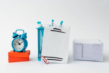 Düzenli Çalışma Alanı Ayarları, Yazma Masası Aletleri, Akıllı Ofis Düzenleme, Çalışma Masası, Not Alma, Yeni Oda Tasarımları, Organize Masa Üstü, Zaman Yönetimi