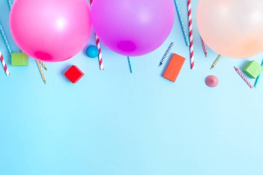 Renkli Doğum Günü Partisi Parlak Kutlama Planlama Fikirleri Tasarladı Yeni Parlak Dekorasyonlar Balon Konfeti Mumları Kutlama Festivali Tasarım Partisine İhtiyaç Var