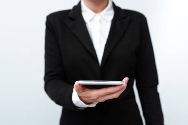 Yeni Teknoloji Fikirleri Taze Teknolojik Gelişmeler Sunar. İnsanları Bağlayan Elektronik Ürün Tanıtımı. Video Sesli Aramalar Küresel Bağlantılar