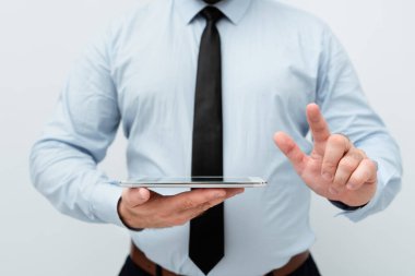 Yeni Teknoloji Fikirleri Sunumu: Elektronik Ürünleri Bağlayan Teknolojik Gelişmeleri Tartışma Klibi Ses Mesajları Küresel Bağlantıları Arıyor