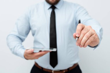 Yeni Teknoloji Fikirleri Sunumu: Elektronik Ürünleri Bağlayan Teknolojik Gelişmeleri Tartışma Klibi Ses Mesajları Küresel Bağlantıları Arıyor