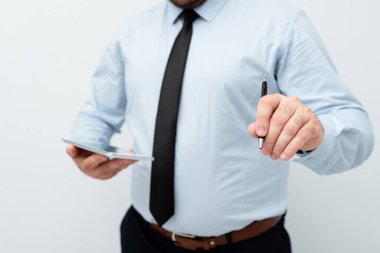 Yeni Teknoloji Fikirleri Sunumu: Elektronik Ürünleri Bağlayan Teknolojik Gelişmeleri Tartışma Klibi Ses Mesajları Küresel Bağlantıları Arıyor