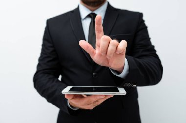 Yeni Teknoloji Fikirleri Sunumu: Elektronik Ürünleri Bağlayan Teknolojik Gelişmeleri Tartışma Klibi Ses Mesajları Küresel Bağlantıları Arıyor