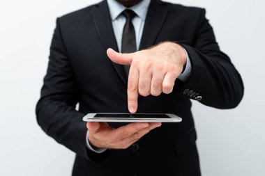 Yeni Teknoloji Fikirleri Sunumu: Elektronik Ürünleri Bağlayan Teknolojik Gelişmeleri Tartışma Klibi Ses Mesajları Küresel Bağlantıları Arıyor