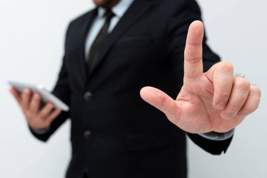 Yeni Teknoloji Fikirleri Sunumu: Elektronik Ürünleri Bağlayan Teknolojik Gelişmeleri Tartışma Klibi Ses Mesajları Küresel Bağlantıları Arıyor