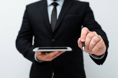 Yeni Teknoloji Fikirleri Sunumu: Elektronik Ürünleri Bağlayan Teknolojik Gelişmeleri Tartışma Klibi Ses Mesajları Küresel Bağlantıları Arıyor