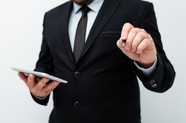 Yeni Teknoloji Fikirleri Sunumu: Elektronik Ürünleri Bağlayan Teknolojik Gelişmeleri Tartışma Klibi Ses Mesajları Küresel Bağlantıları Arıyor