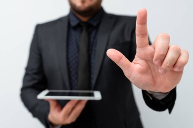 Yeni Teknoloji Fikirleri Sunumu: Elektronik Ürünleri Bağlayan Teknolojik Gelişmeleri Tartışma Klibi Ses Mesajları Küresel Bağlantıları Arıyor