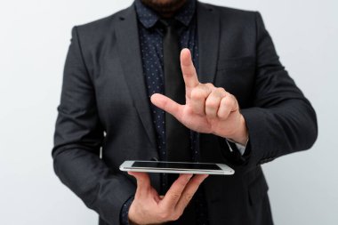 Yeni Teknoloji Fikirleri Sunumu: Elektronik Ürünleri Bağlayan Teknolojik Gelişmeleri Tartışma Klibi Ses Mesajları Küresel Bağlantıları Arıyor