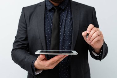 Yeni Teknoloji Fikirleri Sunumu: Elektronik Ürünleri Bağlayan Teknolojik Gelişmeleri Tartışma Klibi Ses Mesajları Küresel Bağlantıları Arıyor