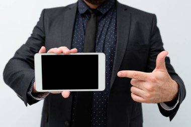Yeni Teknoloji Fikirleri Sunumu: Elektronik Ürünleri Bağlayan Teknolojik Gelişmeleri Tartışma Klibi Ses Mesajları Küresel Bağlantıları Arıyor