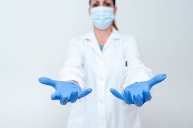 Tıbbi Fikirler Sunuluyor Yeni Bilimsel Keşif Laboratuvarı Sunumları Meslek Giyimi Koruyucu Vitesler Giyen Bilimsel Tartışmalar