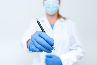 Tıbbi Fikirler Sunuluyor Yeni Bilimsel Keşif Laboratuvarı Sunumları Meslek Giyimi Koruyucu Vitesler Giyen Bilimsel Tartışmalar