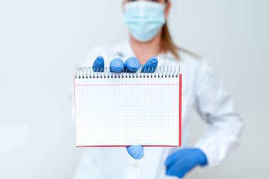 Tıbbi Fikirler Sunuluyor Yeni Bilimsel Keşif Laboratuvarı Sunumları Meslek Giyimi Koruyucu Vitesler Giyen Bilimsel Tartışmalar