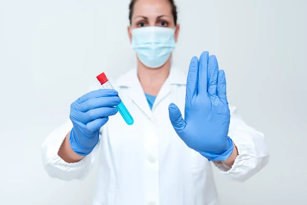 Studying Newly Discovered Medication Analyzing Medicine Discovery Laboratory Experiment Presentations Science Discussions Wearing Occupation Workwear Protective Gears — Stock Photo, Image