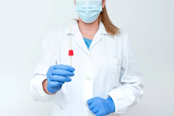 Presenting Analyzing Medical Specimen Displaying Test Samples Laboratory Experiment Presentations Science Discussions Wearing Occupation Workwear Protective Gears — Stock Photo, Image