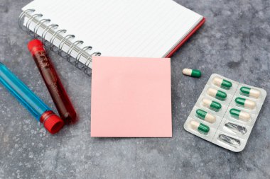 Reçeteli İlaç Laboratuvarı Analizi Virüsü Analiz Etme Önemli Notlar Alma Bilimsel Çalışmalar Tedavi Planları Tıbbi Malzemeler Ekipmanları