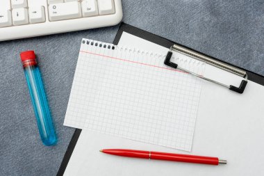 Tıbbi Notlar Yazılıyor Bilimsel Çalışmalar Tedavi Planları Virüs Tıp Laboratuvarı Test Analizi Virüs Tarama İnternet Planlama Araştırması