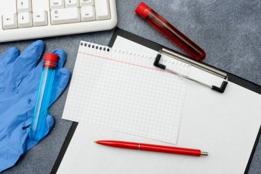 Tıbbi Notlar Yazılıyor Bilimsel Çalışmalar Tedavi Planları Virüs Tıp Laboratuvarı Test Analizi Virüs Tarama İnternet Planlama Araştırması