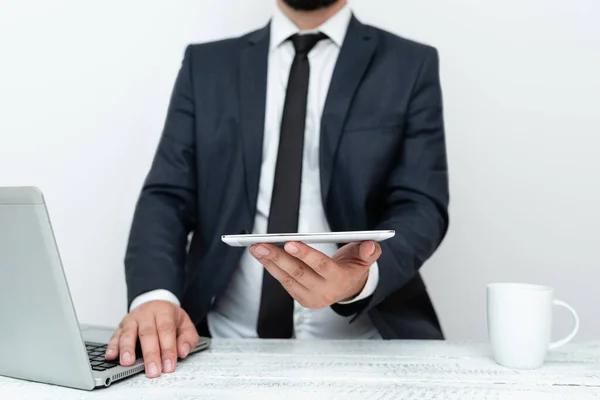 Werk op afstand Online Smartphone Voice Video Calling Discussie over belangrijke ideeën Job Interview Ideas Global Connectivity Communications Advies geven Lezingen — Stockfoto