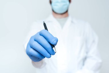 Yeni Teknolojiyi Gösteren Bilim Adamı, Tıbbi Tavsiye Veren Doktor, Kimyacı Bilim Dersleri Tartışmaları, İş Giyimi Koruyucu Vitesler