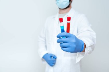Farklı Örnekler Karşılaştıran Araştırmacı, Doktor Tedavi Gösteriyor, Kimyager Yeni İlaç Sunuyor, Hemşire Açıklama İlaçları, Antibiyotik Dozu Testi