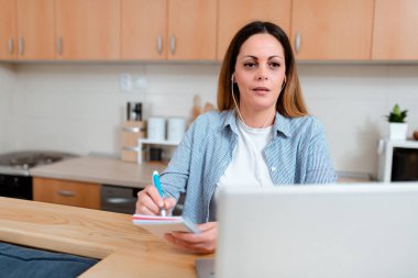 Soyut Çalışma Fikirleri, İç Dekorasyon Canlı Video Blog, Ders Verme Dersleri, Bilgisayar Sunumu Fikri, İnternet Tarama Kavramı