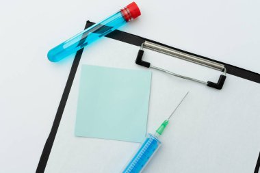 Virüs Farkındalığı Mesajı Yaymak, Enfeksiyon İlaçlarını Hazırlamak, Önemli Notlar Almak, Önleyici Tedbirler Almak, Tıbbi Bilgi Toplamak, Koruyucu Teçhizat Giymek