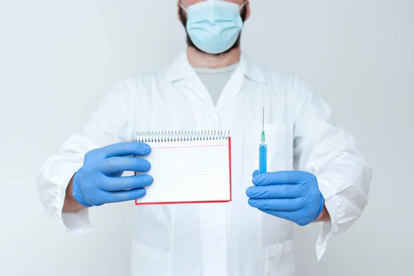 Researcher Displaying Virus Prevention Method, New Infection Cure Ideas, Explaining Scientific Problems, Laboratory Experimentation, Medical Treatment Plans — Stock Photo, Image