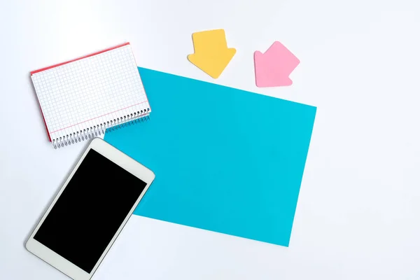 2015 년 4 월 1 일에 확인 함 . Pinned Variety of Empty Color Paper Sticker Notes Mock Up Used for Content. Paper Notebook Accessories And School Supplies With Mobile Phone Arranged On Different Flat Lay Backgrounds — 스톡 사진